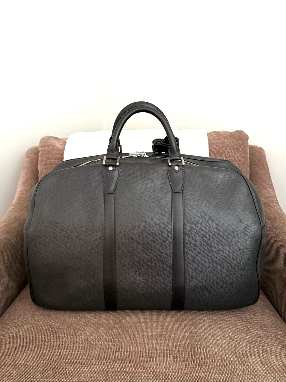 Authentic LOUIS VUITTON Taiga Kendall PM unisex travel bag M30122 LV black - Picture 3 of 15